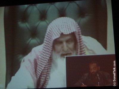 Copy of Sh.ibnu jibreen oo daawanaya sh. Yaasir oo u tarjumaya